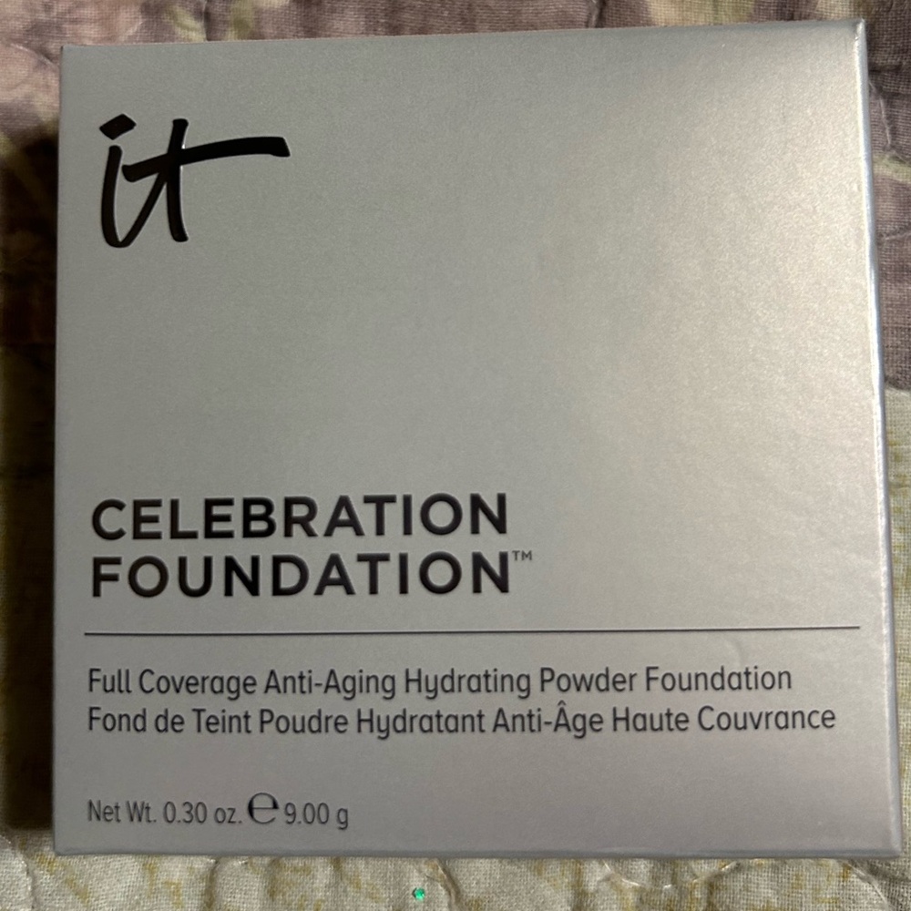 it Celebration Foundation NEW IN BOX- Medium
